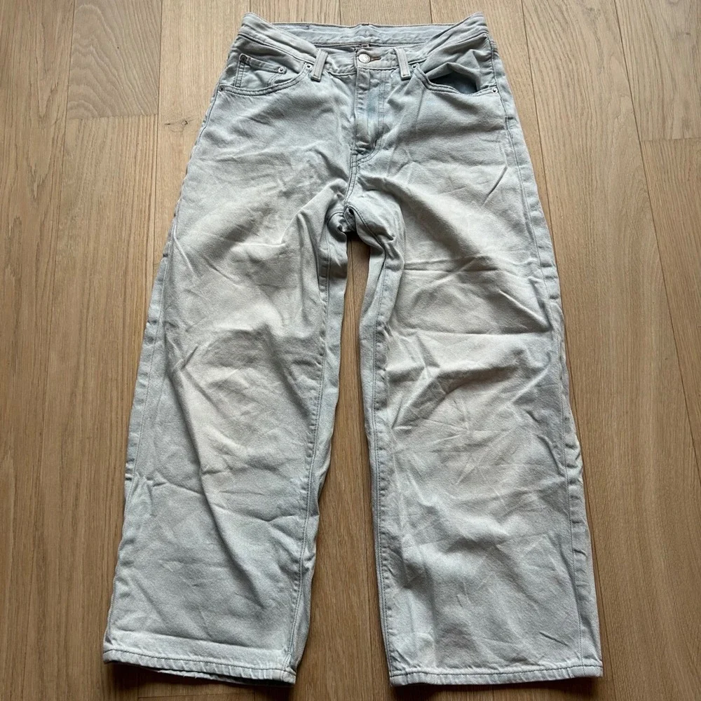 Levi's Wide Leg Jeans Size 26 Light Wash High Rise Denim Casual Relaxed‎ Fit